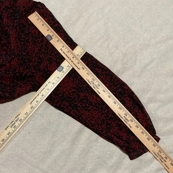 beachlunchlounge‎ Red and Black Midi Dress | Tiny Hearts Print - Picture 4 of 12